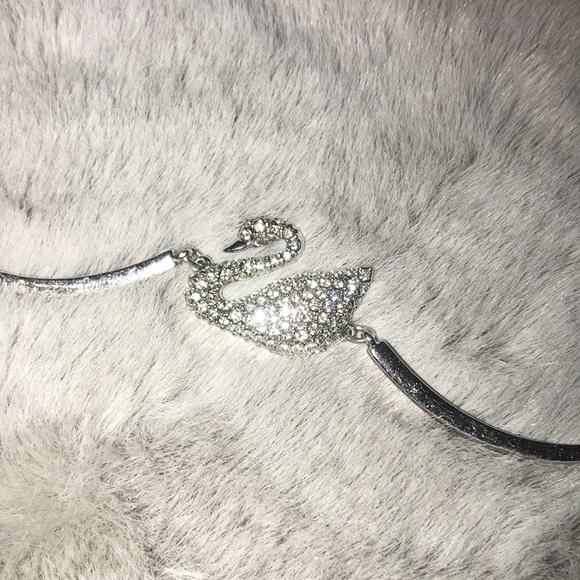 Authentic Swarovski Swan Bangle bracelet - Picture 7 of 8